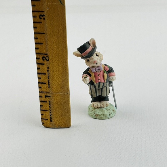 Cottontail Lane Groom Bunny Figurine Resin Tux Ring Top Hat Midwest Cannon Falls - Picture 5 of 5